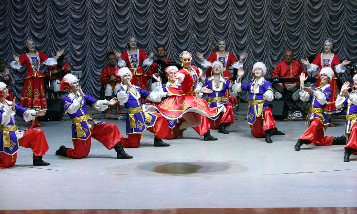 Творческий подарок из Челябинской области – концерт танцевального ансамбля